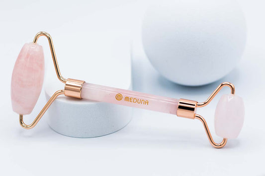 Rosenquarzroller zur Gesichtsmassage